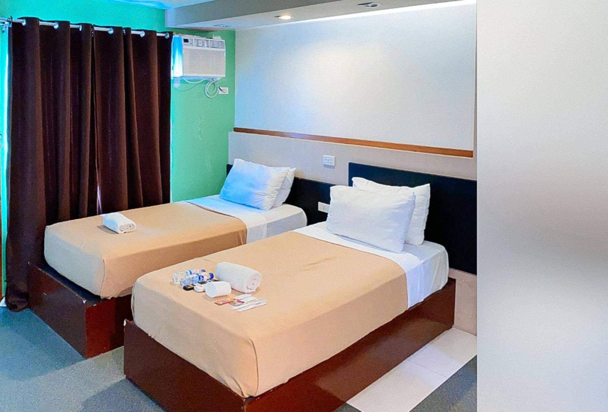 Villa Rosita Hotel Naga City By Reddoorz Exteriér fotografie